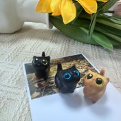 Resim 1 Adet El Yapımı Ahşap Kedi Figürü - Mavi Gözlü Büyüleyici Siyah Kedi, Ev Dekoru & Hediye İçin İdeal, İç/Dış Mekan Kullanımı İçin Çok Yönlü, Kedi Dekoru 