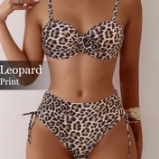Resim İki Parçalı Mayo Takımı. Askılı ve Ayarlanabilir Sütyenli Bikini Üstü, İpli Bikini Altı. Leopar Deseni 