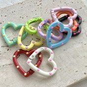 Resim 5 adet/10 adet Rastgele Renkli Kalp Şeklinde Çift Taraflı Boyalı Şeker Renkli Yaylı Toka, El Yapımı Takı Yapımı İçin Uygun 