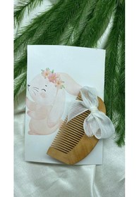 Resim Kişiye Özel Bebek Hediyeliği Tavşan Temalı Kart & Ahşap Tarak Doğal Ahşap Karta İsim Yazılabilir/kişiselleştirilebilir 