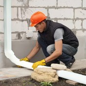 Resim Beşik ve Siyah Çatı Yağmur Su Tahliye Borusu Dış Mekan Geri Çekilebilir Esnek Uzatma Borusu 150cm'ye Kadar Uzatılabilir 