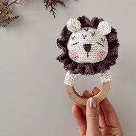 Resim Amigurumi Müslin Aslan Uyku Arkadaşı - Çıngırak 