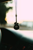 Resim mufamet Araba Süsü Metal Gitar Dikiz Aynası Süsü Oto Aksesuar 
