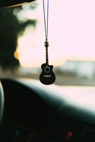 Resim mufamet Araba Süsü Metal Gitar Dikiz Aynası Süsü Oto Aksesuar 