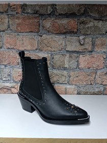 Resim ÇAĞLAR BOT Çizme Orijinal, hakiki dana derisinden üretilmiştir. İç kısmı yün ve deri kaplamalıdır. 