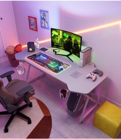 Resim Michael Brean Özel Tasarım 140 Cm Oyuncu Masası Bardaklı Ve Kulaklık Tutucu 