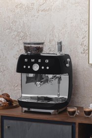 Resim Smeg Siyah Öğütücülü Espresso Kahve Makinesi Egf03bleu 