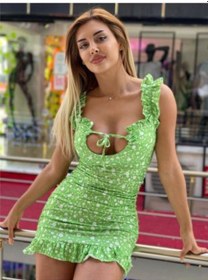 Resim Pink Life Yeşil Rengi Beyaz Çiçek Desenli Askılı Büzgü Detay-Yeşil Üzeri Beyaz Çiçek 