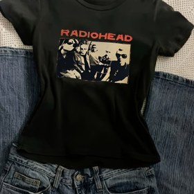 Resim Kadınlar İçin Siyah Radiohead Baskılı Tişört - Kısa Kollu Yuvarlak Yaka, Cesur Yazı Baskılı, %94 Polyester & %6 Elastan Karışımı, Orta Esneklik, Makinede Yıkanabilir, Tüm Mevsimlerde Rahat Giyim 