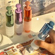 Resim 1 adet Yüksek Yapışma Nokta Tutkal Kalem, Yeniden Kullanılabilir Çift Taraflı Bant Tarzı Yapışkanlık, Öğrenci Kırtasiye için Dayanıklı Plastik Malzeme, El Defterleri, Etiketler DIY ve El İşleri için Uygun, Değiştirilebilir Yedekler, Rastgele Gönderilen Dört Renk 