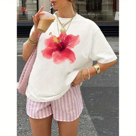 Resim Kadınlar için Rahat Yazlık T-Shirt, Canlı Hibiskus Çiçeği Deseni - Rahat Kesim, Kısa Kollu, Yuvarlak Yaka, Hafif Polyester, Rahat Kıyafet için Mükemmel 