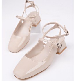 Resim Muggo Chopra Kare Burun Çift Kemerli Bilekten Bağlamalı Arkası Açık Kısa Topuklu Ayakkabı Ten Rugan 