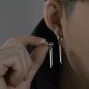 Resim Erkekler için 2 adet Moda Fırfır Bar Tasarım Kulak Takı 