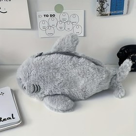 Resim Şık Gri Köpekbalığı Şeklinde Büyük Kapasiteli Taşınabilir Kalem Çantası - Seyahat, Okul, Makyaj ve Kulaklıklar için Yumuşak Peluş Polyester Düzenleyici - Sevimli Kadın El Aksesuarı 