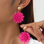 Resim Boho Chic Yaz Tatili Küpeleri - Pembe Raffia Papatya Tasarımı Altın Detaylarla, Paslanmaz Çelik Postlar, Plaj ve Rahat Geziler için Mükemmel, Tatil Aksesuarları|Boho Chic Tarzı|Dayanıklı Küpeler 