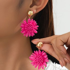 Resim Boho Chic Yaz Tatili Küpeleri - Pembe Raffia Papatya Tasarımı Altın Detaylarla, Paslanmaz Çelik Postlar, Plaj ve Rahat Geziler için Mükemmel, Tatil Aksesuarları|Boho Chic Tarzı|Dayanıklı Küpeler 