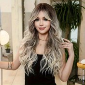 Resim Yeni moda Avrupa ve Amerikan Kadınların uzun kıvrımları, yüksek sıcaklıkta sentetik dalga gradyan renkli uzun kıvırcık saçlar, kadınların günlük seyahatleri için uygun gül iç ağ 