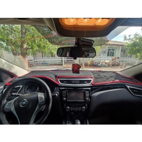 Resim 2015+ Modellerine Uygun Nissan Qashqai Torpido Koruma Halısı Siyah Kenar Renk Kırmızı 
