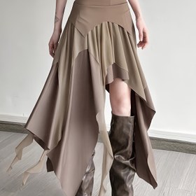 Resim Kadınlar için Bohem Asimetrik Maksi Elbise, Katmanlı Etek ve Püsküller - Bej Kahverengi Akıcı Şekillendirici A-Line Siluetli, İlkbah, Çimrilik Sonbahar ile Düşuk Bel Jumper elbiseleri, ön yıkama makinesinde temizlenebilir, şık şekilde akışkan tasarama, rastgele kesimi orta boyutlu bel döngülü örgü detaylarıyla gevrek fitte asmetrikt etkili tek renk, örtüsüz stil, çekmece askılığı, önemsememe durumunda özel günlerde giyime uygundur 