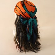 Resim Kadınlar İçin Şık Turuncu Çiçek Desenli Eşarp - Hafif %100 Polyester Vintage Tarzı Çok Yönlü Bandana, Boyunluk, Şal ve Saç Eşarpi - Güneş Koruma & Rüzgar Geçirmez Plaj Aksesuarı, Hediye Fikri 