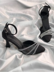 Resim Hg Ayakkabı Adrıana Siyah Kemerli Saten Taşlı Stiletto 