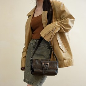 Resim 2024 Kadın Maroon Crossbody Çanta Fermuar Kapatma ile - Günlük Giyim için Şık Kahverengi ve Bej Omuz Çantası | Minimalist Tarz | Dayanıklı Fermuar Kapatma 