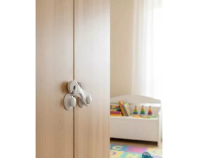 Resim Zenvia 4 Adet Çocuk Güvenliği Dolap Kilidi Yapışkanlı Pratik Kullanım Ev Içi Koruma 