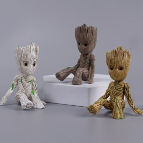 Resim MARVEL ağacı için Adam Groot heykeli süs çiçek saksısı giydirme bebek oturuyor mini Groot, PVC malzeme, Noel ve Paskalya hediyeleri için uygun 
