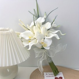 Resim Kurdeleli Şık Beyaz Yapay Kala Zambak Buketi - Düğünler, Nişanlar ve Sevgililer Günü Fotoğraf Aksesuarları, İlkbahar Dekorasyonu ile Mevsimlik Kutlamalar için Mükemmel 