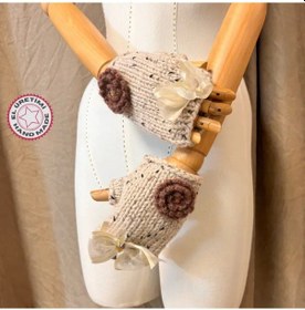 Resim Uretti - Kadir 7704 - El Yapımı Örgü Gül Ve Kurdele İşlemeli Parmaksız Eldiven Gri 