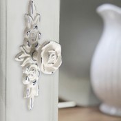 Resim 4 adet Vintage Gül Dolap Düğmeleri Arka Plakalarla - Fildişi Beyazı ve Gümüşü Renkli Kenarlıklı, Çekmece Çekmeceleri için Çinko Alaşım 