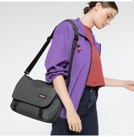 Resim Eastpak JR Black Denim Omuz Çantası Siyah EK07777H Siyah 