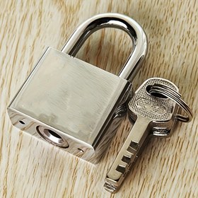Resim Su Geçirmez Metal Kilit 4 Anahtar ile - Pas Dirençli, Şarj Edilmemiş Güvenlik Kilitı, Yurt Odaları, Depolar, Demir Kapılar için - 1 Adet Paket 