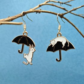 Resim Şık Kedi ve Şemsiye Asılı Küpe Çifti - Şık Asimetrik Alaşım Tasarım, Sevimli Beyaz Kedi Kolye, Günlük Giyim ve Partiler İçin Mükemmel, Anneler Günü Hediyesi, Kedi Aksesuarları 