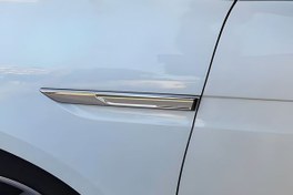 Resim OMSA Renault Megane 4 Sedan Krom Çamurluk Sinyal Çıtası 2 Parça 2021-2024 Arası 
