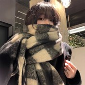 Resim Şık Siyah ve Beyaz Tartan Örgü Atkı, %100 Polyester, Kalın Sıcak Çok Yönlü Kış Aksesuarı, Rüzgar Geçirmez, Esnek Olmayan, Örgü El Sanatları, 92gsm, Dışarı Çıkarken - Tüy Yok 