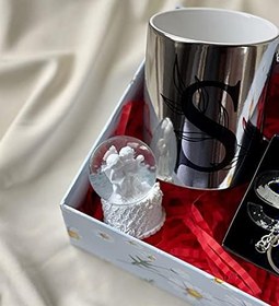 Resim giftmoda Özel Kutulu Gümüş Epoksi Anahtarlık Kupa Ve Mini Melek Kar Küresi Hediye Seti 