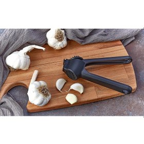 Resim Pratik Sert Plastik Siyah Sarımsak Ezici Ve Presi 