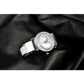 Resim Hanyang Beyaz Uthaı CE80 Bayanlar Kalp Şeklinde Açık Bilezikli Saat Gündelik Sevimli Bayanlar Kuvars Saat (Yurt Dışından) 