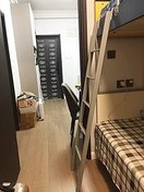 Resim Ayarlanabilir Metal Ranza Merdiveni Gümüş 1,75 m (5,75 ft) Kancalı ve Geniş Basamaklı Ağır Hizmet 150 kg Karavanlar ve Tek Kişilik Yataklar için İdeal 