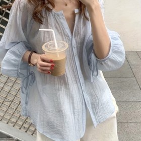 Resim Kadınların Yaz Güneş Koruma Giyimine Trendy ve Gençlik Tasarımı ile Puf Kollu ve Çok Yönlü Stil, Hava Kondisyonu için Mükemmel Hafif Kapak Olarak 