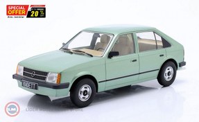 Resim 1:18 Triple9 1984 Opel Kadett D 5-door 