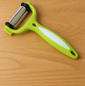 Resim 3 Başlıklı Plastik Soyacak Yeşil Yeşil 