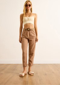 Resim Olalook Kadın Camel Duble Paça Kemerli Keten Havuç Pantolon PNT-19000359 