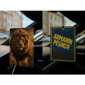 Resim Aslan Ve Sarı Lacivert Armanın Peşinde - İkili Oto Kokusu - Dekoratif Araç Kokusu Ve Aksesuarı 