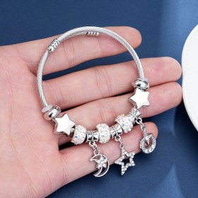 Resim Kadınlar için 304 Paslanmaz Çelik Yıldız & Ay Charm Bilezik - Vurgularla Ayarlanabilir Beyaz Boncuklu Zincir, Günlük Zarafet için Göksel Takı Hediyesi, Hilal Ay Mücevheri, Moda Aksesuarı, Şık Tasarım, Zarif İşçilik, Kadın Modası 