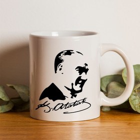 Resim Kişiye Özel Siyah Defter & Atatürk Portre Baskılı Kupa & Atatürk Portre Baskılı Fincan & Siyah Mat Renk Roller Kalem Hediye Seti 
