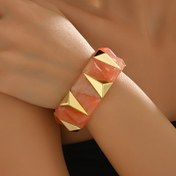 Resim Kadınlar için Şık Geometrik Esnek Reçine Bilezik - Pembe & Turuncu Fasetli Boncuklu Geniş Band, Altın Ton Metal Vurguları, Kaplama, Günlük Kıyafetler veya Partiler İçin Mükemmel, Parti Aksesuarı, Kaplamalı Bitiş 