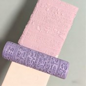 Resim Mısır Hiyeroglif Desenli Kalıp Rulosu - Ağır İş Plastik Kil Şekillendirme Aracı, Polimer Killeri, Yumuşak Hamurlar, Reçine ve Mum için Uygun - Manuel Operasyon Elektrik Gerektirmez - Seramik Takı Yapımı ile El Sanatları Projeleri ile uyumlu Dayanıklı Karo Sabitley Şablon, İdeal DIY Eser, Detaylı 