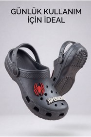 Resim Hero-Clog Macera Serisi - Koyu Gri Maske Figürlü Erkek Çocuk - Bebek Terlik ve Sandalet: Ultra Hafif, Anatomik İç Tabanlı ve Kaymaz Emniyetli Yazlık Çocuk Kapalı Terlik 